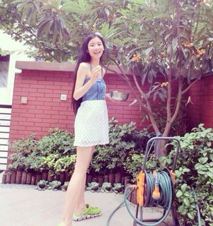 美女硕士被指小三携子上位大量私照曝光