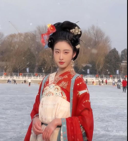 花滑女神陈虹伊罕见古装冰上起舞,仙气飘飘如下凡仙女,惊艳众人