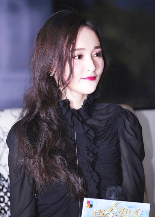 唐嫣可以高贵优雅也可以清新脱俗,她是执着且真性情的女子
