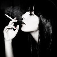 求女生抽烟的头像,最好是黑白的,急急急