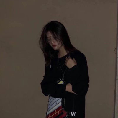 侧脸头像女漂亮气质微信头像侧脸女唯美2020款