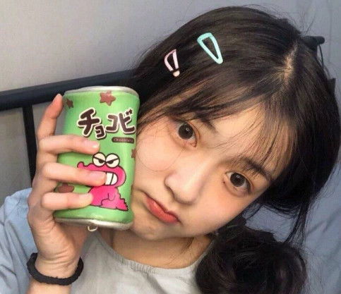女孩自以为好看的4个行为,不仅幼稚,颜值还会一落千丈