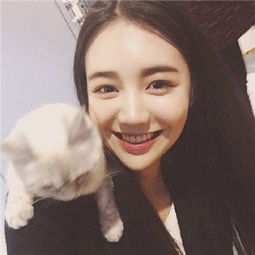 狂笑开心的图片女头像回京