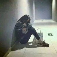 伤感女生头像黑白带字伤感的女生侧脸qq头像大全