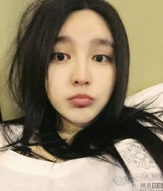 罗志祥女友晒美照秀情侣项链