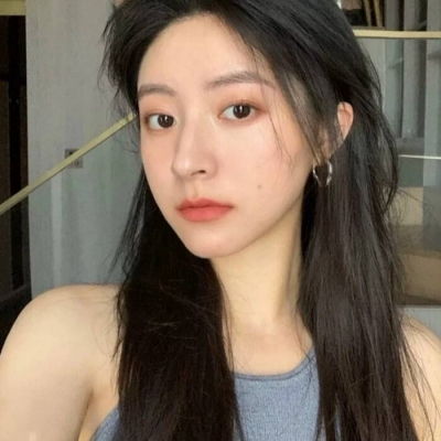 很妩媚的有诱惑力吸引人的女生头像突然就没有特别想要的东西和人了