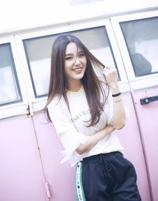 rita素颜比化妆后更美化妆后弹幕炸了变丑了