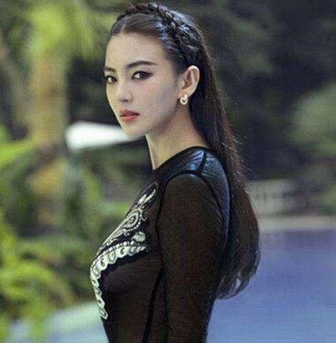 娱乐圈的御姐们,陈数hold住女总裁角色,王鸥表情冷艳气场强大
