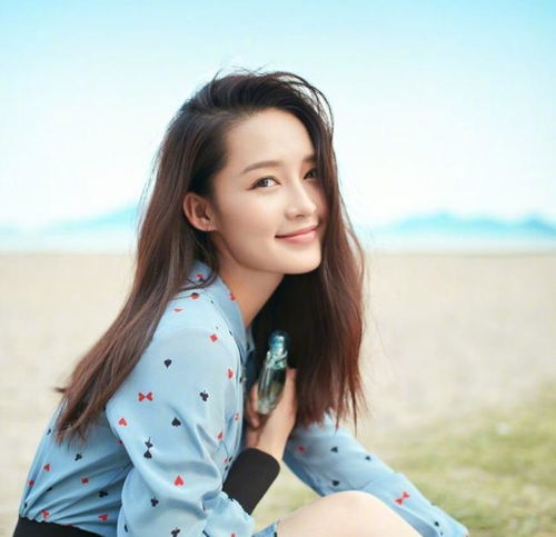 李沁,她脸是蛮甜的,但是气质给我的感觉就莫名不适合甜剧
