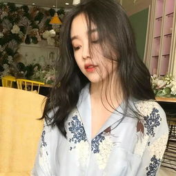 女生头像你说人潮人海边走边爱怕什么孤独