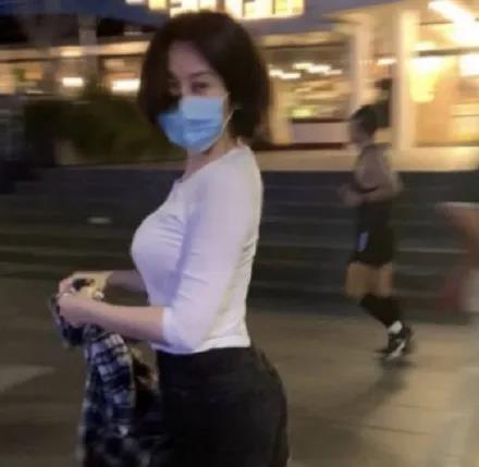 52岁许晴近照曝光,状态完爆20岁少女,网友姐姐好绝我爱了