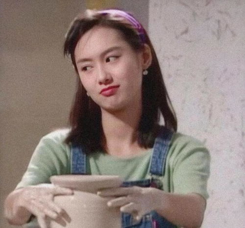 52岁朱茵现状住深山残屋,开97年破车,她活成了娱乐圈李子柒