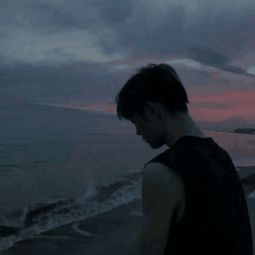 男生帅气头像2018孤独黑白图片精选有没有那么一秒你是爱我的