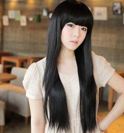 秋季飘逸长直发发型女性柔美呈现