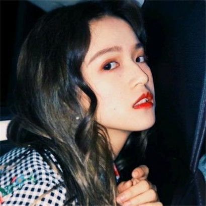 最流行的女生微信头像,冷酷的眼神霸气又有气质的
