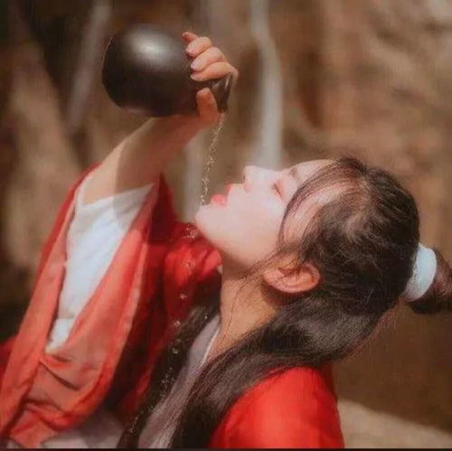 红色系ins风古风真人女生头像