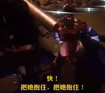 浙江一女孩欲跳桥轻生,获救后爸爸竟网友坐不住了