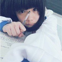 qq头像穿校服的女生看书的