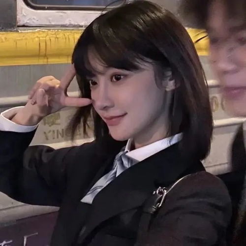 好看的头像真人女生情头