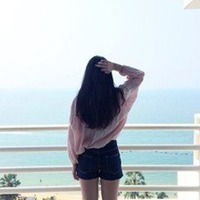 成熟稳重的头像背影女天蝎座