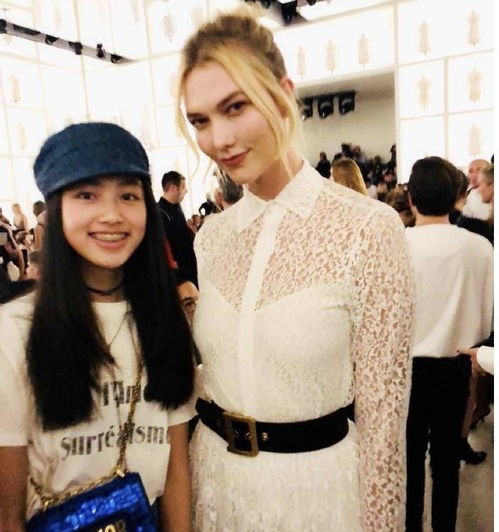 任达华女儿的大长腿绝了14岁身高堪比超模,不说中文备受争议