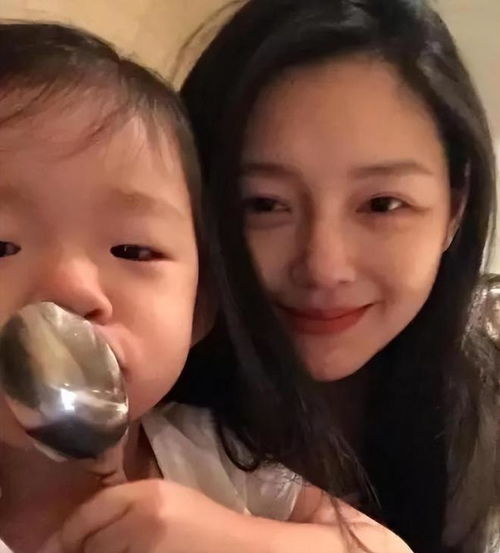 汪小菲谈孩子再次发疯,小梅全程贴心安慰