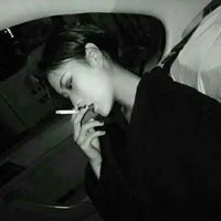 好看女生头像霸气抽烟