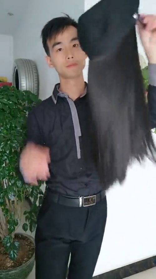 最不能相信的就是背影,男生戴上假发,可能比女生还要美
