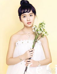 倪妮唐嫣领衔夏日美妆桃红唇搭糖水美肌