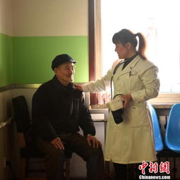 山西残疾医师樊彩风用爱三十年情暖敬老院