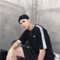 潮流个性头像情侣两张一男一女2018最新只要身边有你什么都很对味