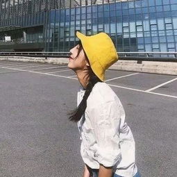 女生头像,生命中必有裂缝才能照进阳光