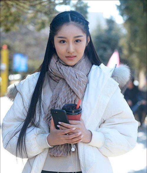 春季00后女孩最值得尝试的长直发造型