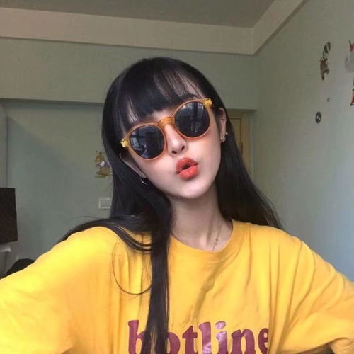 搞笑段子上完夜班,和女同事一起边聊边走回出租屋